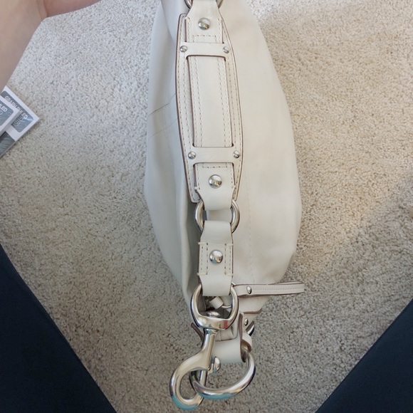 Coach Handbag made from Cowhide Leather - Picture 6 of 8